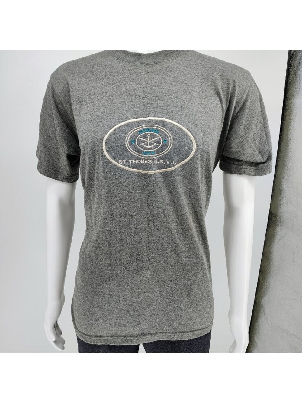 Supreme Resort Wear Ocean City St. Thomas Virgin Islands Embroidered T-Shirt (M)